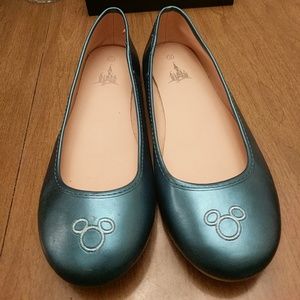 Disney Parks Women's Flats Size 9  .medium blue